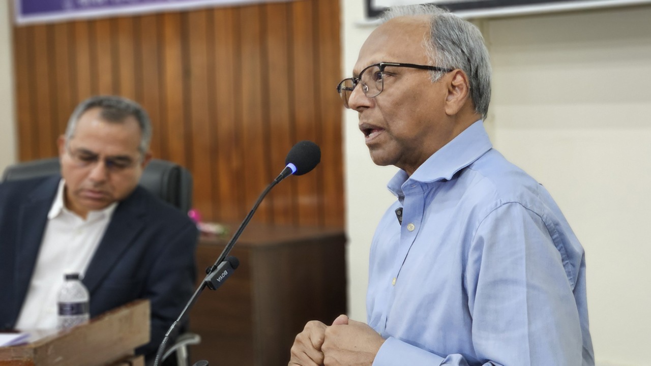 তত্ত্বাবধায়ক সরকার না থাকলে জবাবদিহিতা থাকবে না: মাহমুদুর রহমান